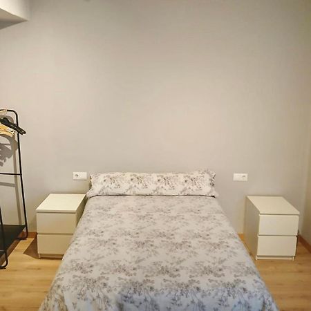 Segundo Antolin Yellow Door Ponferrada Kültér fotó