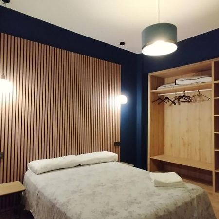 Segundo Antolin Yellow Door Ponferrada Kültér fotó