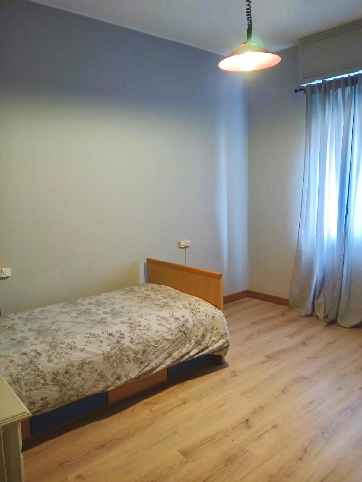 Segundo Antolin Yellow Door Ponferrada Kültér fotó