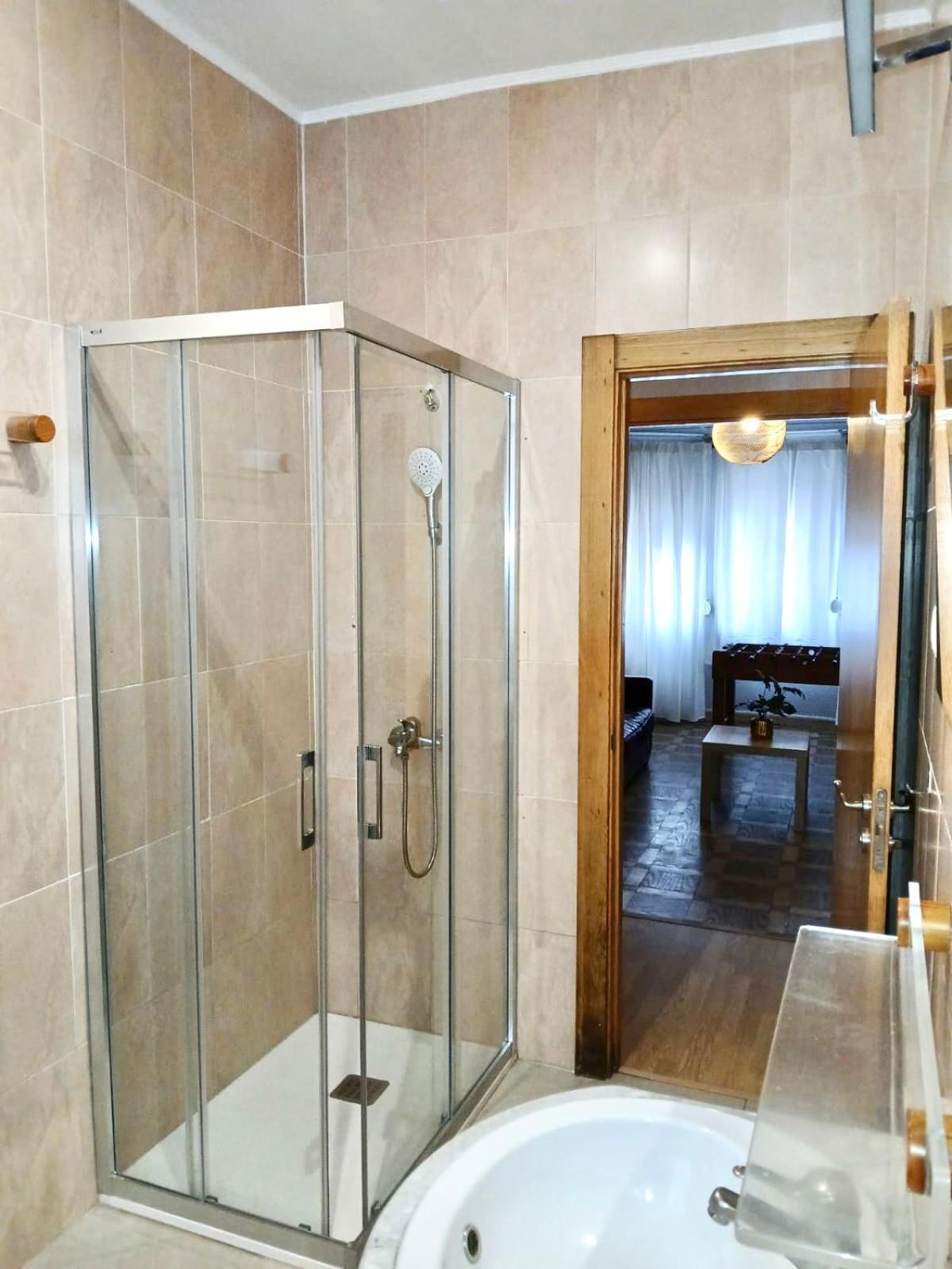 Segundo Antolin Yellow Door Ponferrada Kültér fotó