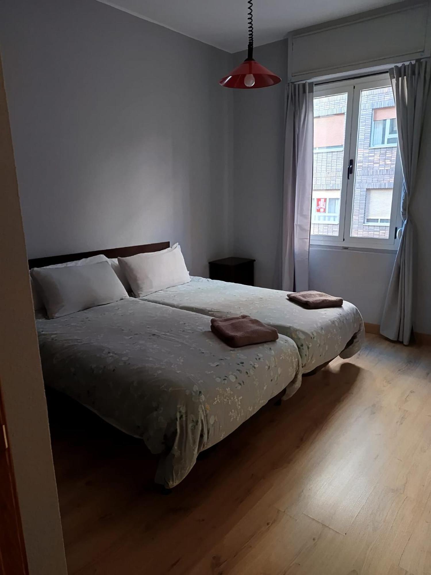 Segundo Antolin Yellow Door Ponferrada Kültér fotó